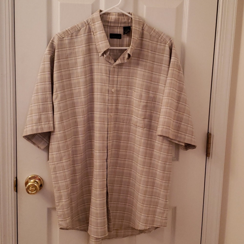 Men's Van Heusen button down shirt size XL